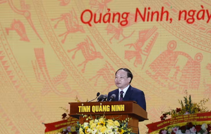 越共党中央委员、广宁省省委书记、人民议会主席阮春冀发表讲话，回顾广宁省形成与发展的历史。