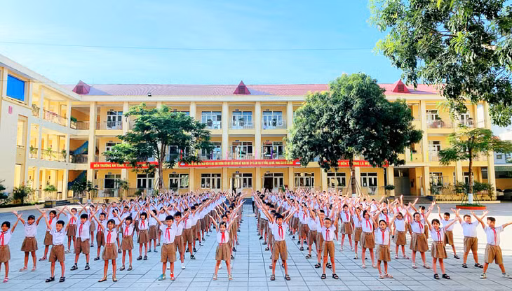 “为广宁少儿自豪”的 快闪跳舞表演活动在全省举行。