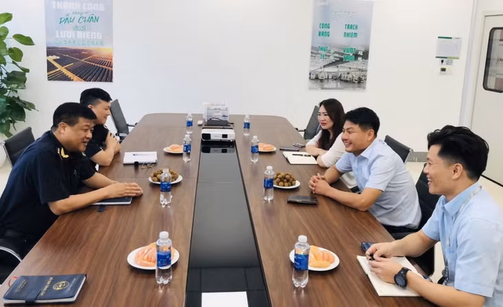 鸿基港口岸海关分局常主动与企业代表沟通，为企业排难解忧。