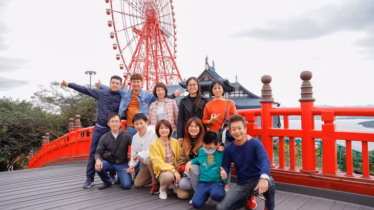 2023年，下龙市力争实现接待游客量850万人次，旅游营收额18万7000亿越盾等目标。