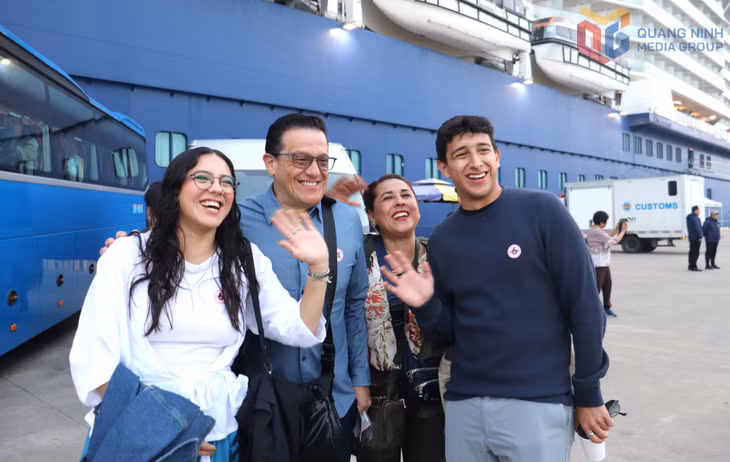 游轮游客在年初抵达广宁。