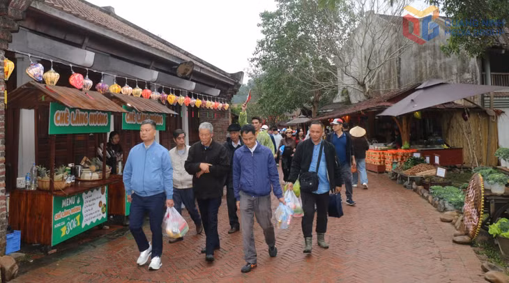 安子春季庙会吸引各地游客纷至沓来。