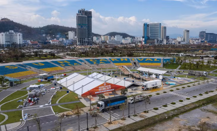 太阳集团广场的文体活动也恢复正常并吸引众多市民和游客参加。