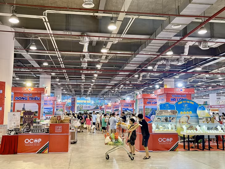 博览会设有广宁省多间OCOP产品展位。
