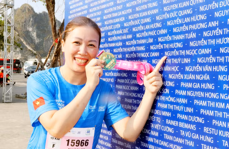 跑步者很高兴能够被录取，最重要的是很高兴能够征服自己的能力。