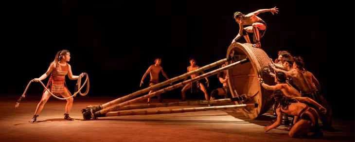 《Teh Dar》的演出场景 Một cảnh diễn trong Teh Dar