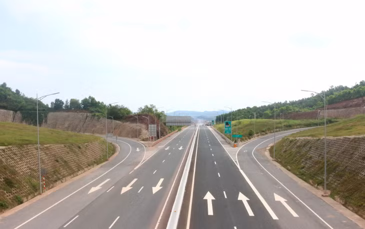 云屯芒街高速公路基本建成。