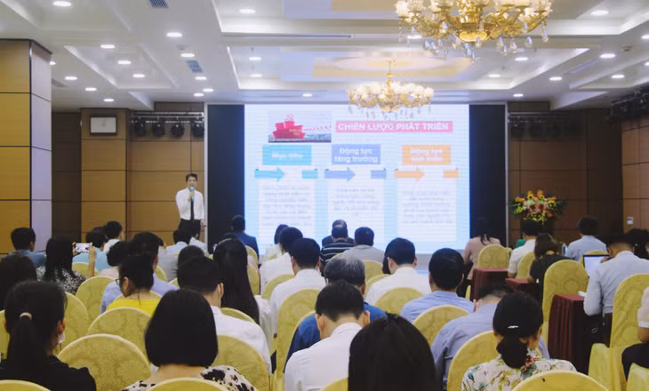 （本报讯)9月22日，信息与传媒部同广宁省人民委员会联合举行传媒培训会，会议主题为《以新方式向世界推广越南形象》。