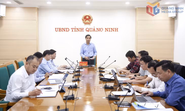 广宁省人委会常务副主席武文面主持召开会议。