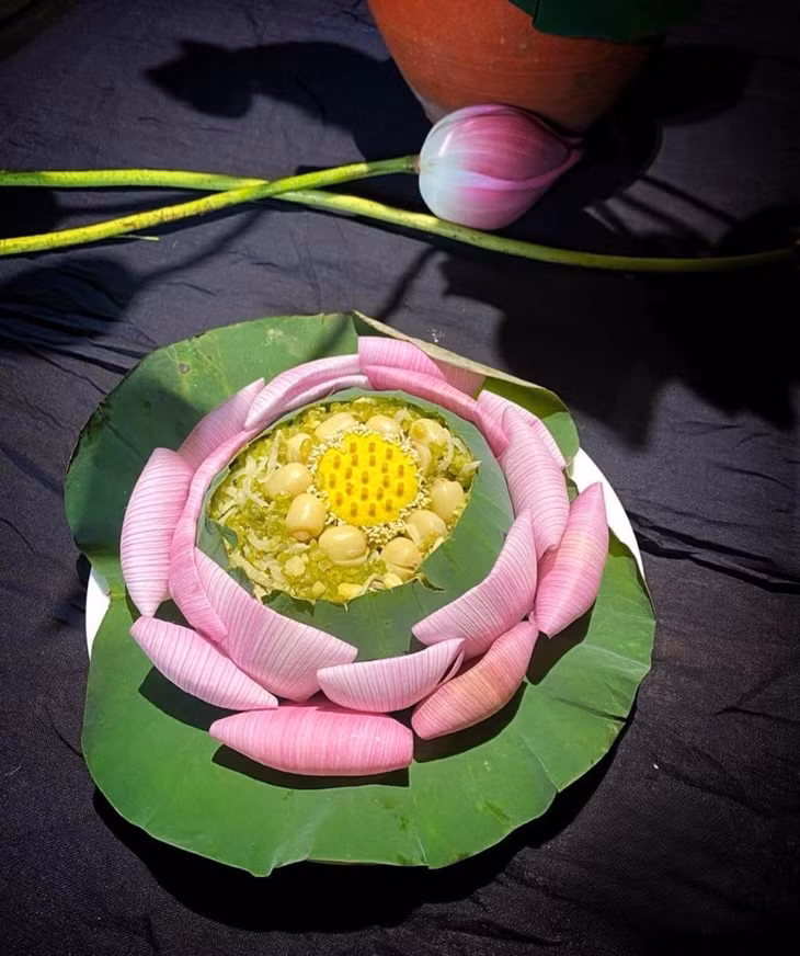 莲子绿米糯米饭 Xôi sen