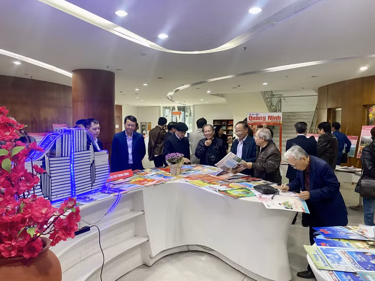 2024年甲辰报刊展会在下龙市举行 ảnh 5