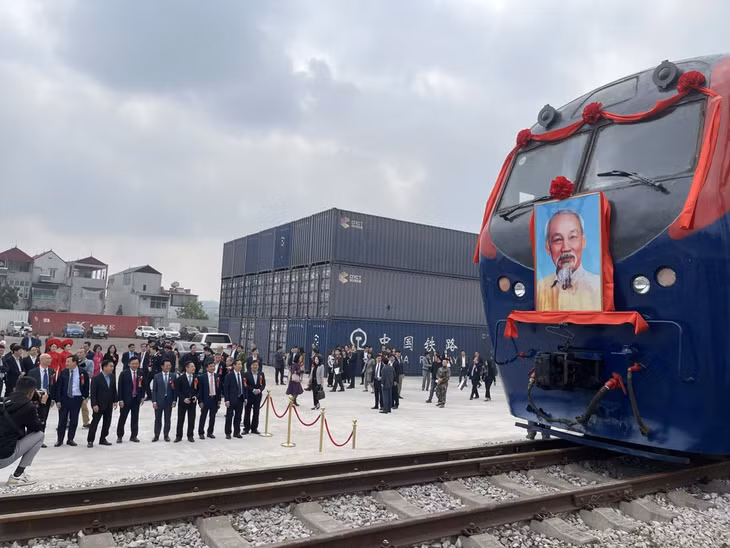 越南北江克夫站国际联运开行（图：越南铁路总公司） Khai trương hoạt động liên vận quốc tế tại ga Kép, Bắc Giang (Ảnh: VNR)