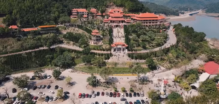 盖宝寺是本地富有魅力的心灵旅游目的地。