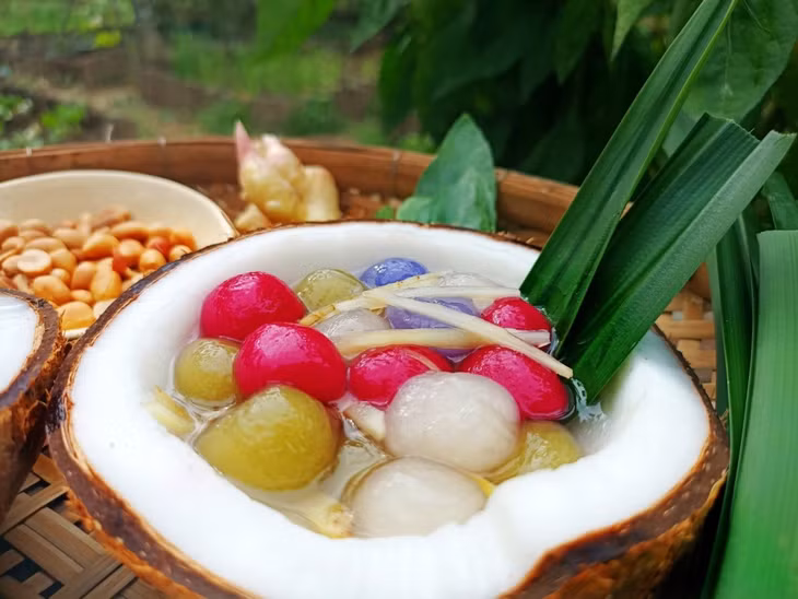 南部甜汤色彩丰富，既好看又好吃 Món chè nhiều màu sắc ngon mắt và ngọt thơm của miền Nam
