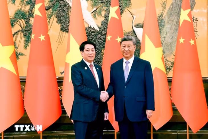 9月4日，越南国家主席梁强在来华出席纪念中国人民抗日战争暨世界反法西斯战争胜利80周年活动期间，与中共中央总书记、国家主席习近平举行会谈。图：越南通讯社 Ngày 4/9, Chủ tịch nước Lương Cường hội đàm với Tổng Bí thư, Chủ tịch Trung Quốc Tập Cận Bình nhân dịp tham dự Lễ kỷ niệm 80 năm chiến thắng phát-xít của nhân dân thế giới và làm việc tại Trung Quốc. Ảnh: TTX Việt Nam