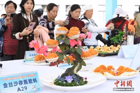 “蚝”菜展示 Trưng bày món ăn "Hàu"