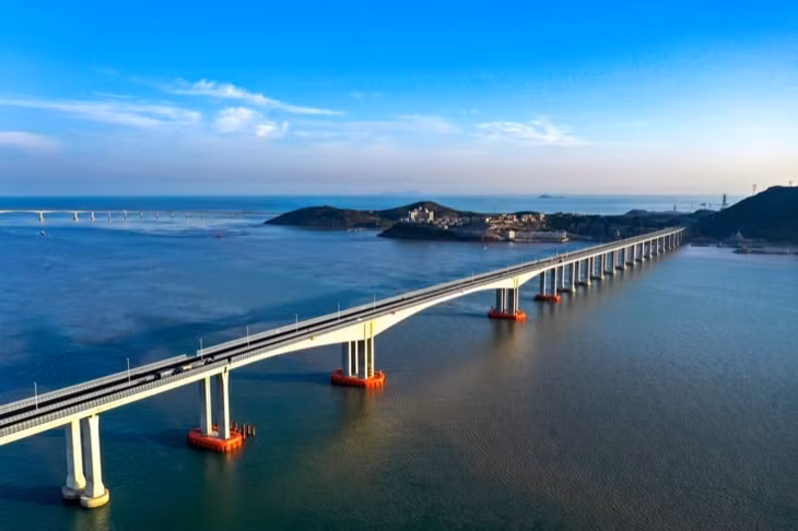 中国最长连岛高速公路全线建成通车 ảnh 1