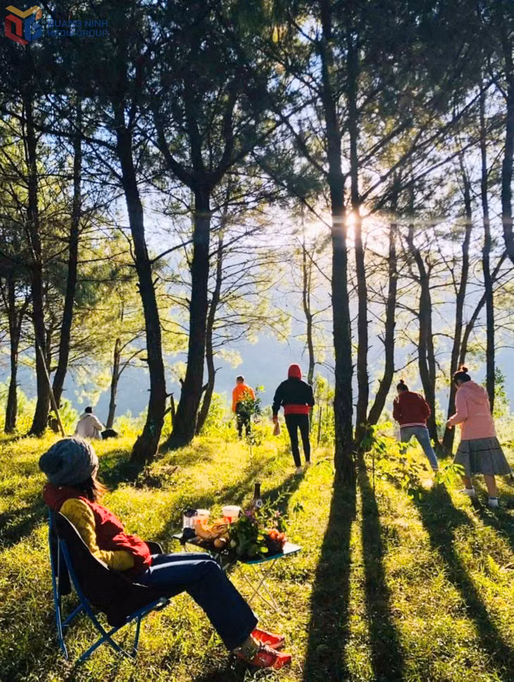 停下脚步欣赏高暹山林美景的难忘瞬间。
