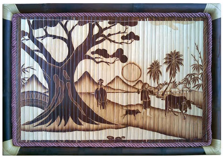 烟熏竹画作品《乡村的黄昏》Tác phẩm tranh tre hun khói Chiều quê