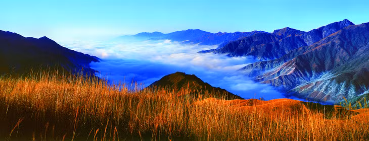 天湖。 Thiên Hồ.