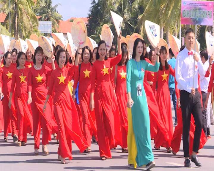 “相约下龙湾”艺术表演节目月底举行。