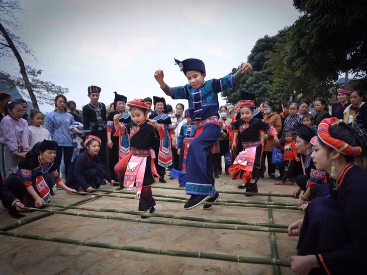 跳竹竿 Nhảy sạp