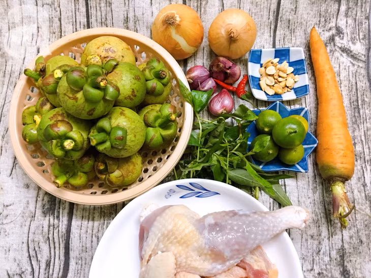 制作凉拌山竹鸡的主要食材 Những nguyên liệu chính để làm món gỏi gà măng cụt