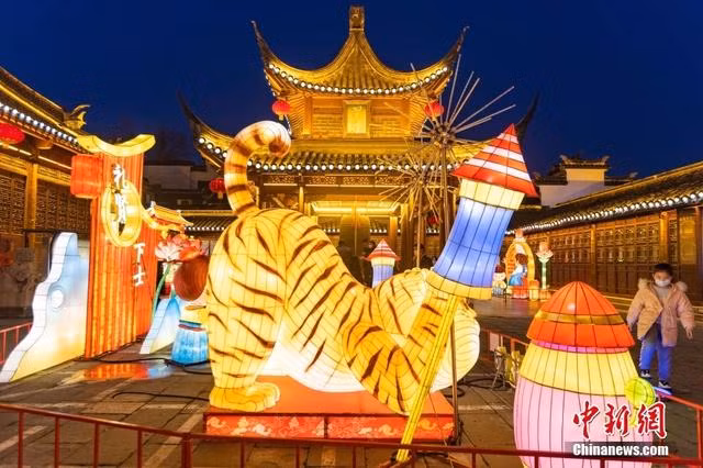 人圆心安 中国各地民众喜迎元宵佳节 ảnh 5