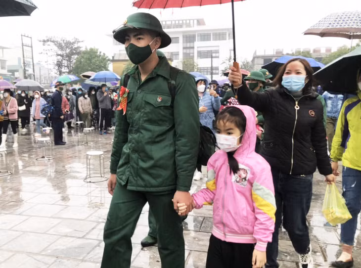 新兵兴高采烈地参军保卫祖国 ảnh 6