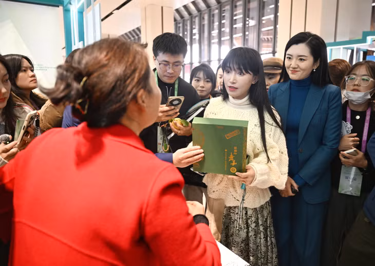中国短视频创作者李子柒 ảnh 1