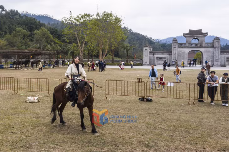 结束游览安子之旅的游客还可以参加骑马或射箭等游戏和运动。