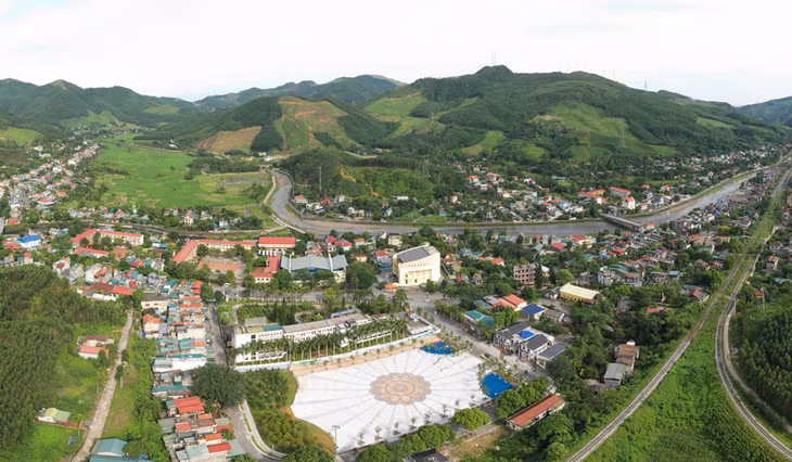 黄名矿区地区中心宽敞、附近还有文化体育活动组织的地点。