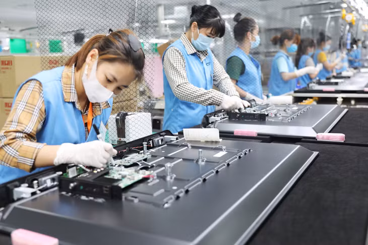 东梅工业园区鸿海科技（Foxconn） 集团的工人。