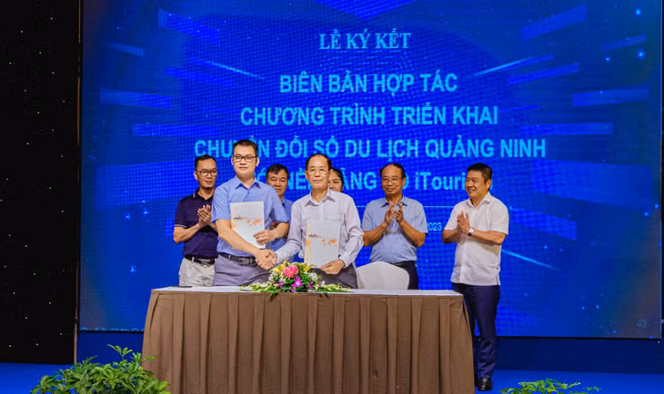 广宁旅游协会与越南旅游业数字化转型平台签署广宁旅游业数字化转型合作备忘录。