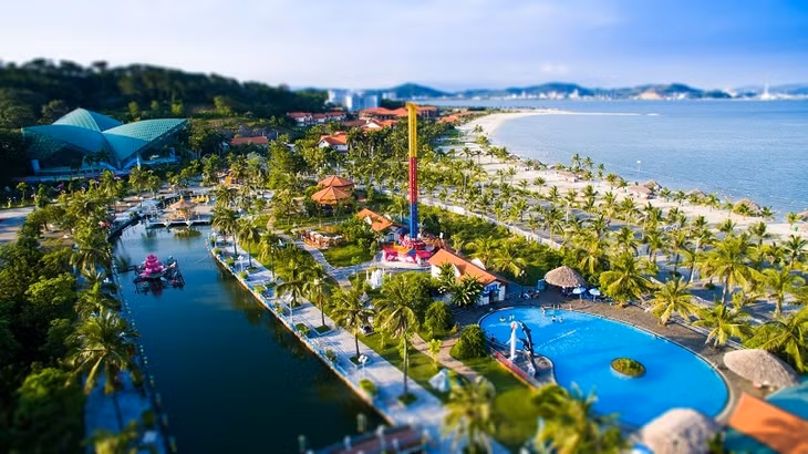 巡洲国际休闲旅游区以美丽的空间和多年举办沙排比赛的丰富经验是举办第31届东盟运动会沙排等比赛的最佳场地。