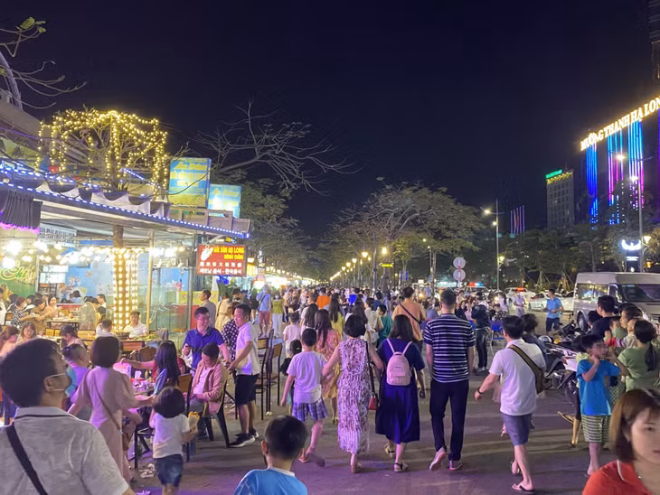 在今年雄王节假期期间，广宁省旅游业迎接游客量达15万人次。