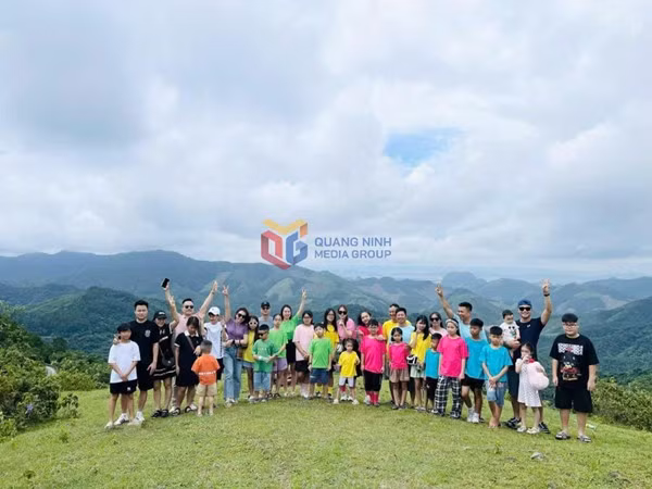下龙市地形多样，是越南北部林地比例和生态资源最高的城市地区。