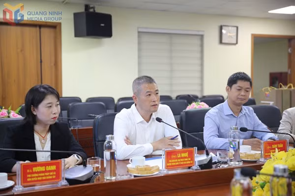 中国广西日报传媒集团代表团团长发表讲话。