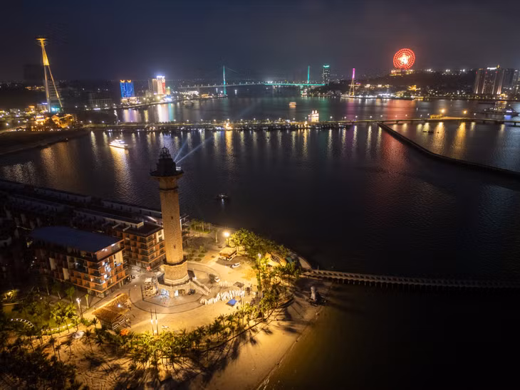 下龙市灯塔娱乐区