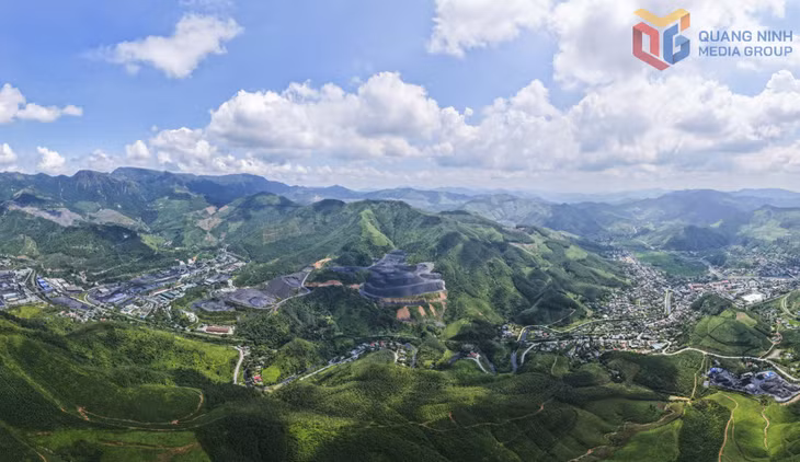 俯瞰黄名煤矿矿区全景。