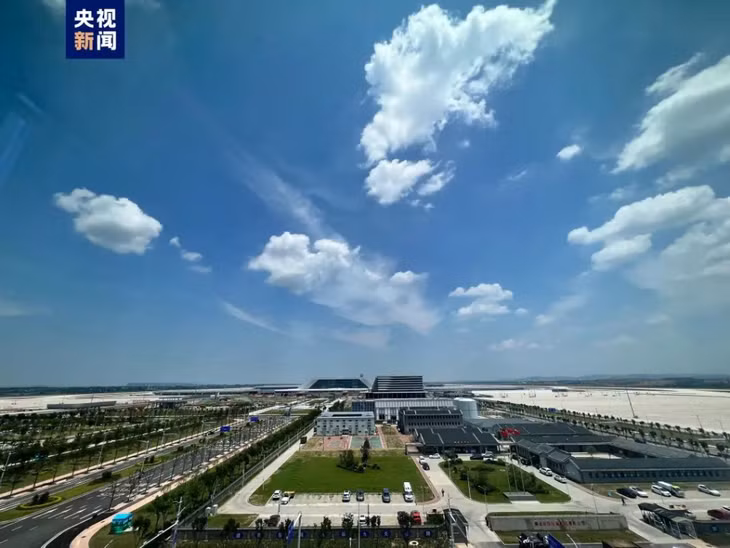 2022上半年中国GDP同比增长2.5% ảnh 2