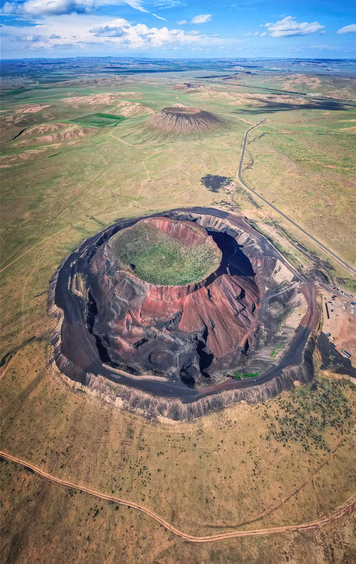 内蒙古乌兰察布乌兰哈达火山群 Quần thể núi lửa Wulanhata, Ulanqab, Nội Mông Cổ(Ảnh / IC photo)