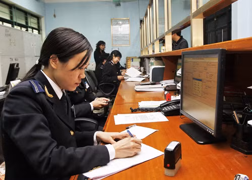 广宁省海关以人民和企业的满意为最高目标。