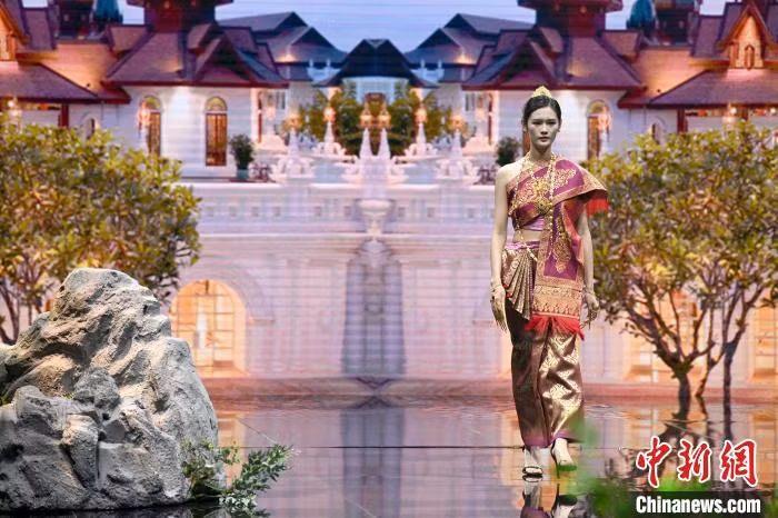 泰国传统服饰 Trang phục truyền thống Thái Lan