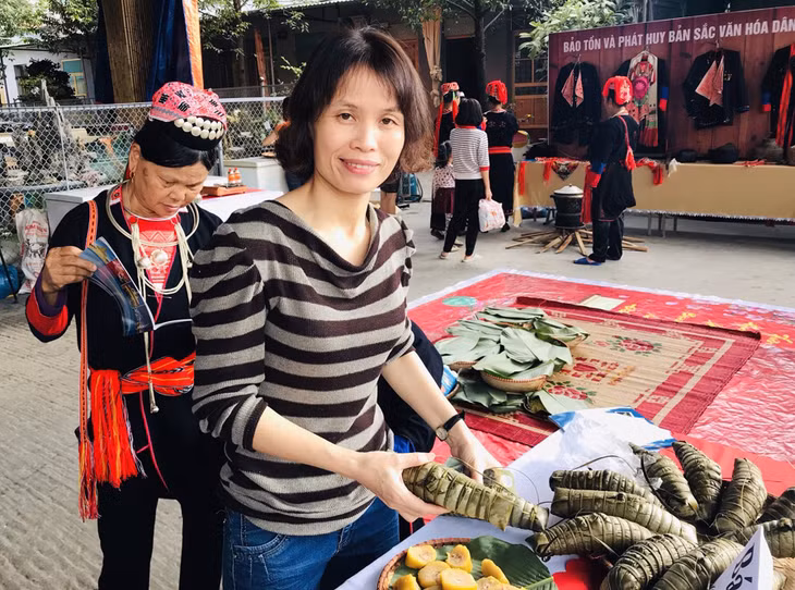 游客喜欢了解青衣瑶族人的传统美食。