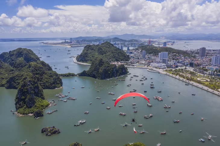 下龙湾一角。