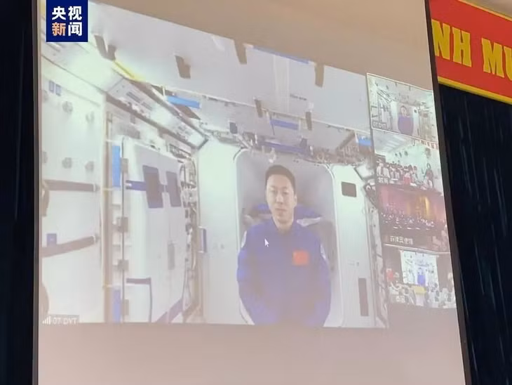 今年前10个月中越跨境班列开行238列 ảnh 3
