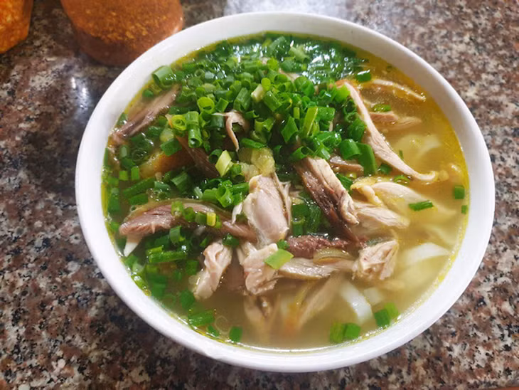 诱惑满满的长琴米粉 Bát phở Tráng Kìm đầy đặn hấp dẫn