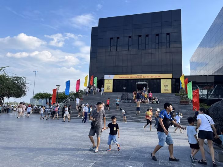 广宁博物馆—图书馆颇受游客欢迎。