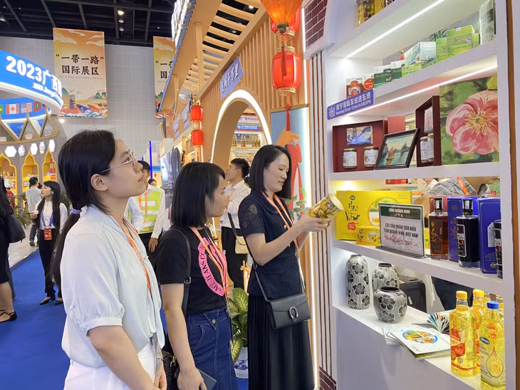 广宁“一乡一品”产品在第20届中国—东盟博览会亮相。